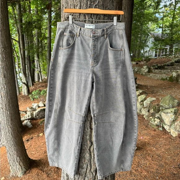 We The Free Good Luck Barrel Leg Jeans 29 - Picture 1 of 12